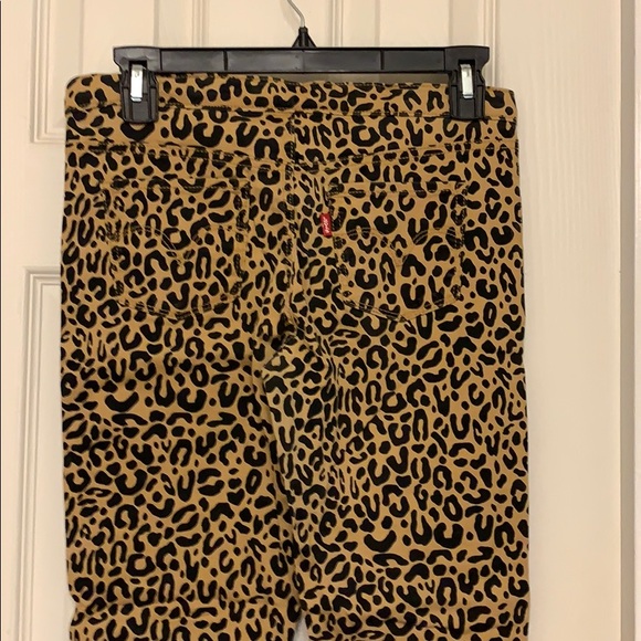Like new Levi’s cheetah print jeggings - Picture 3 of 3